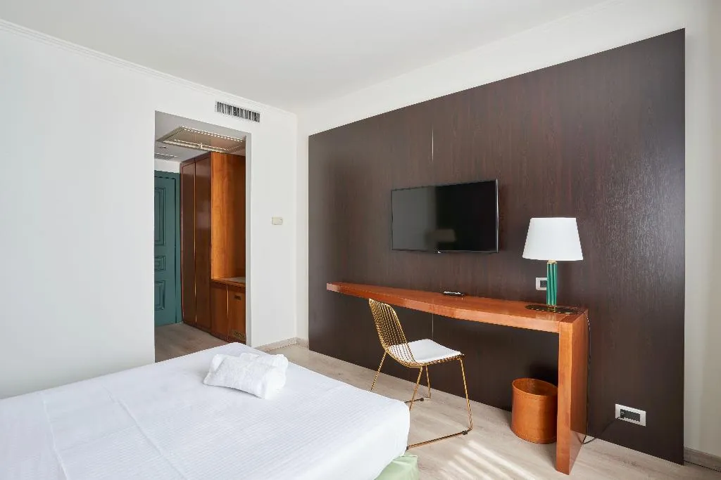 DOUBLE SINGLE USE STANDARD Room, Cyrano, Milan