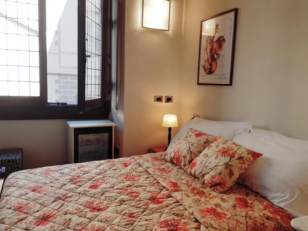 Room, Lady Luna B&B, Florence