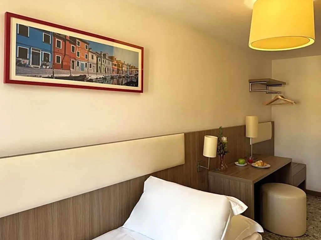 SINGLE STANDARD Room, Hotel Il Moro di Venezia, Venice