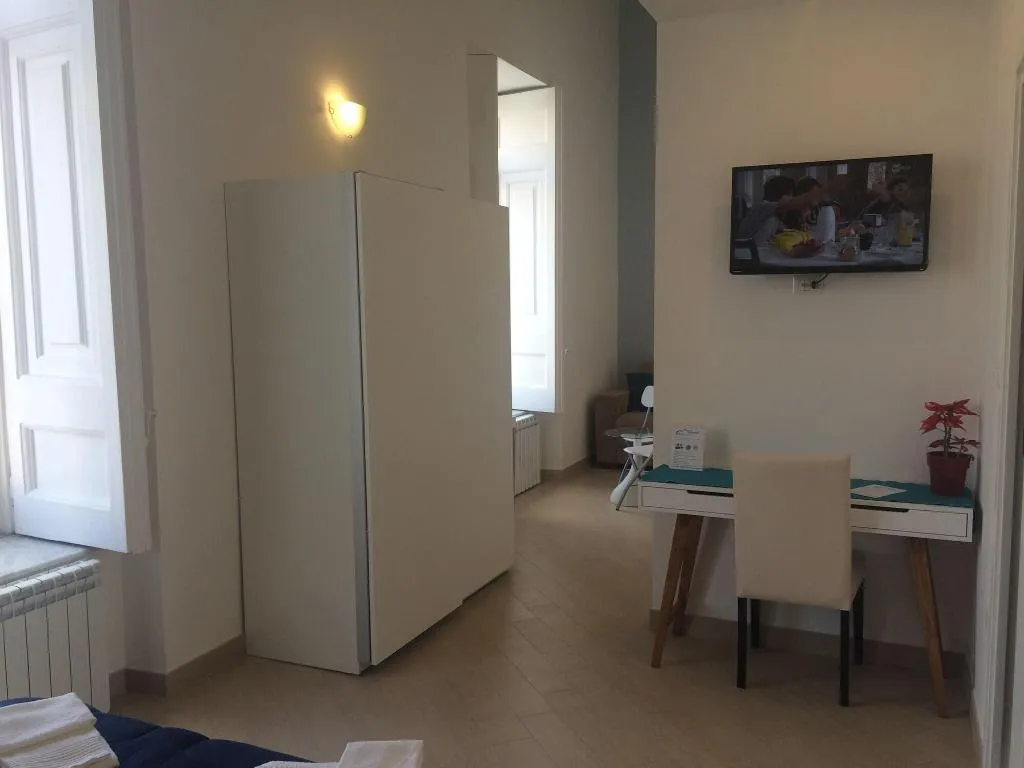 Room, Base Napoli B&B, Naples