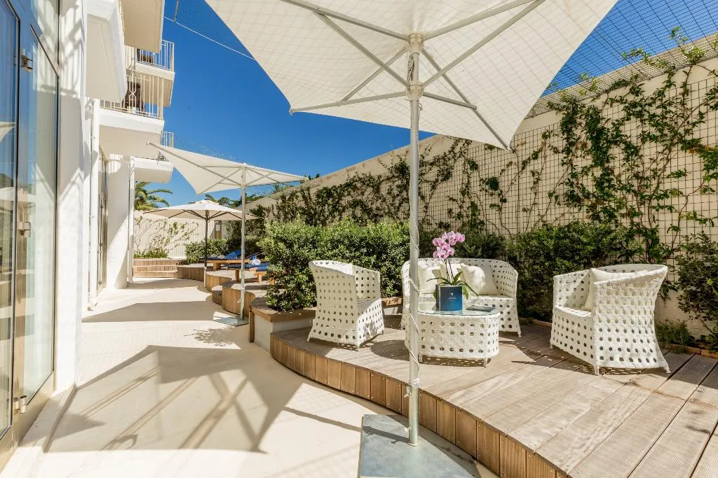 Terrace, The Pelican Beach Resort & Spa - Adults Only, Olbia