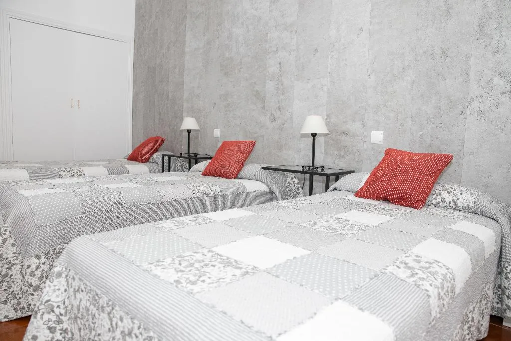 TRIPLE STANDARD Room, Tokio, Madrid