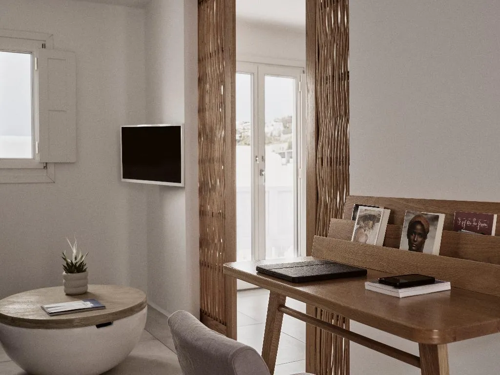 SUITE WITH JACUZZI Room, Boho Suites Mykonos, Mykonos