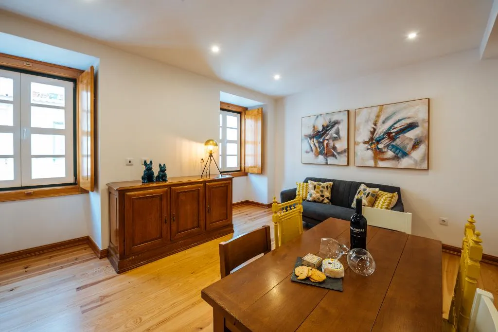 FAMILY ROOM TWO BEDROOMS ONE BATHROOM Room, Varandas De Lisboa, Lisbon