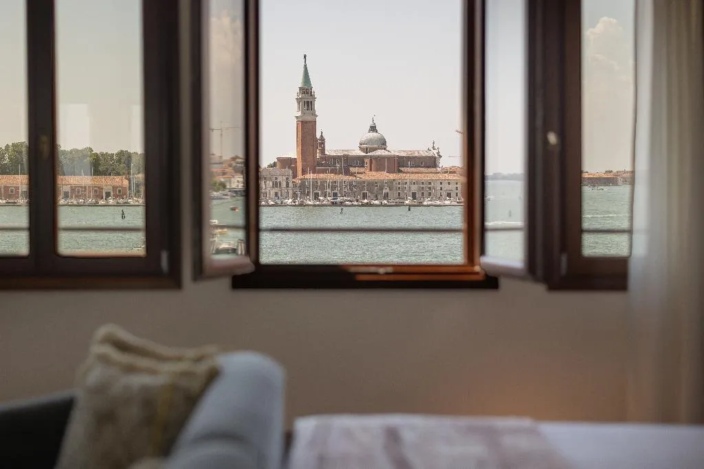 JUNIOR SUITE LAGOON VIEW Room, Hotel Gabrielli Venezia - Starhotels Collezione, Venice