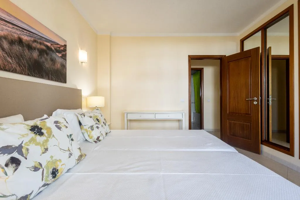 APARTMENT TWO BEDROOMS Room, Vila Marachique - Torralvor, Algarve