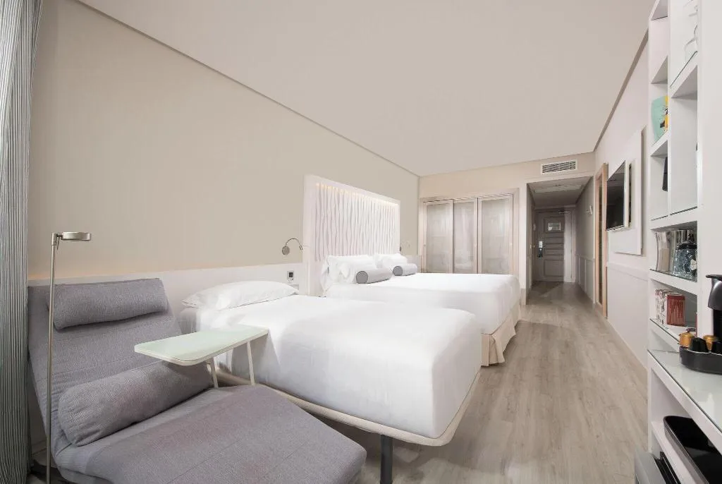 TWIN PARTIAL SEA VIEW Room, Amàre Beach Hotel Marbella, Costa Del Sol
