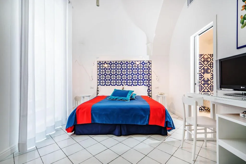 DOUBLE QUEEN SIZE BED Room, Torre Barbara, Naples