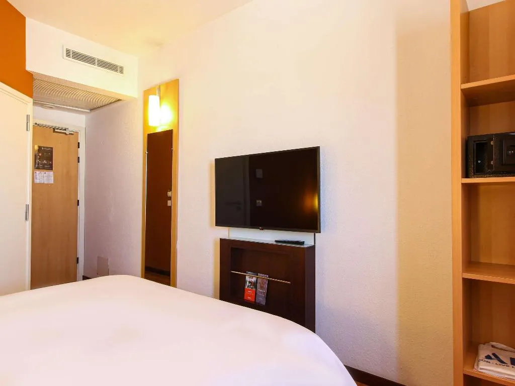 DOUBLE STANDARD Room, Ibis Tunis, Tunisia