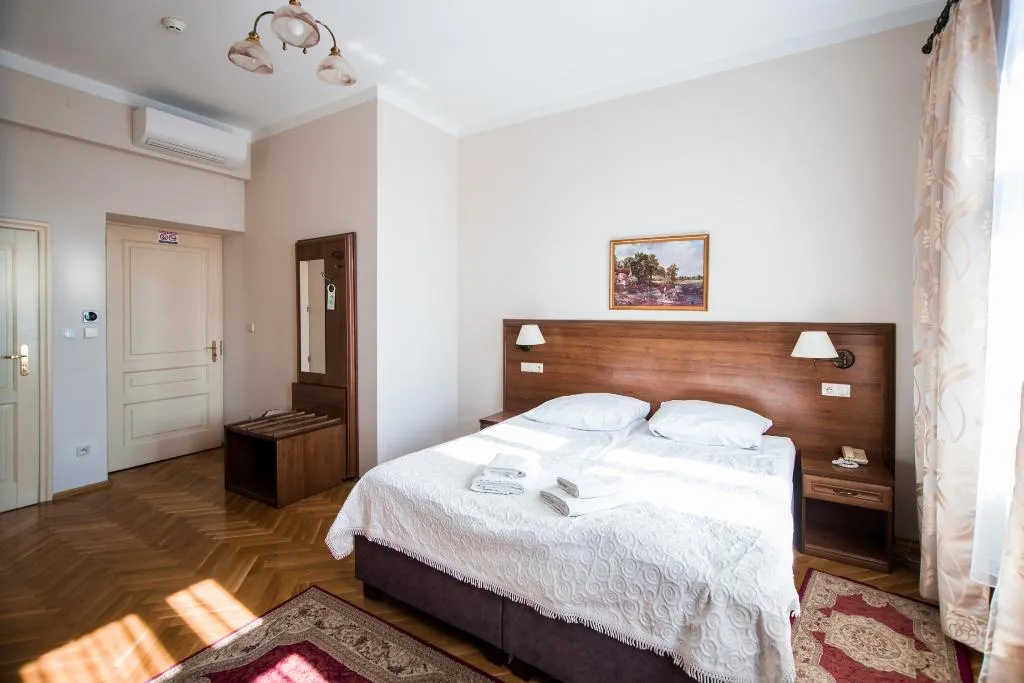 TWIN STANDARD Room, Aparthotel Basztowa, Krakow