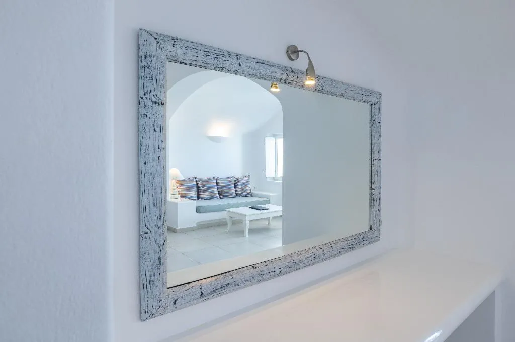 SUITE WITH JACUZZI Room, Amber Light Villas, Santorini