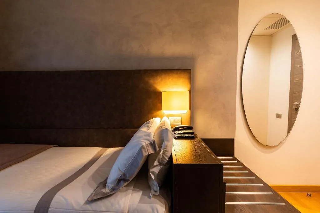 SINGLE STANDARD Room, Hotel Como, Milan