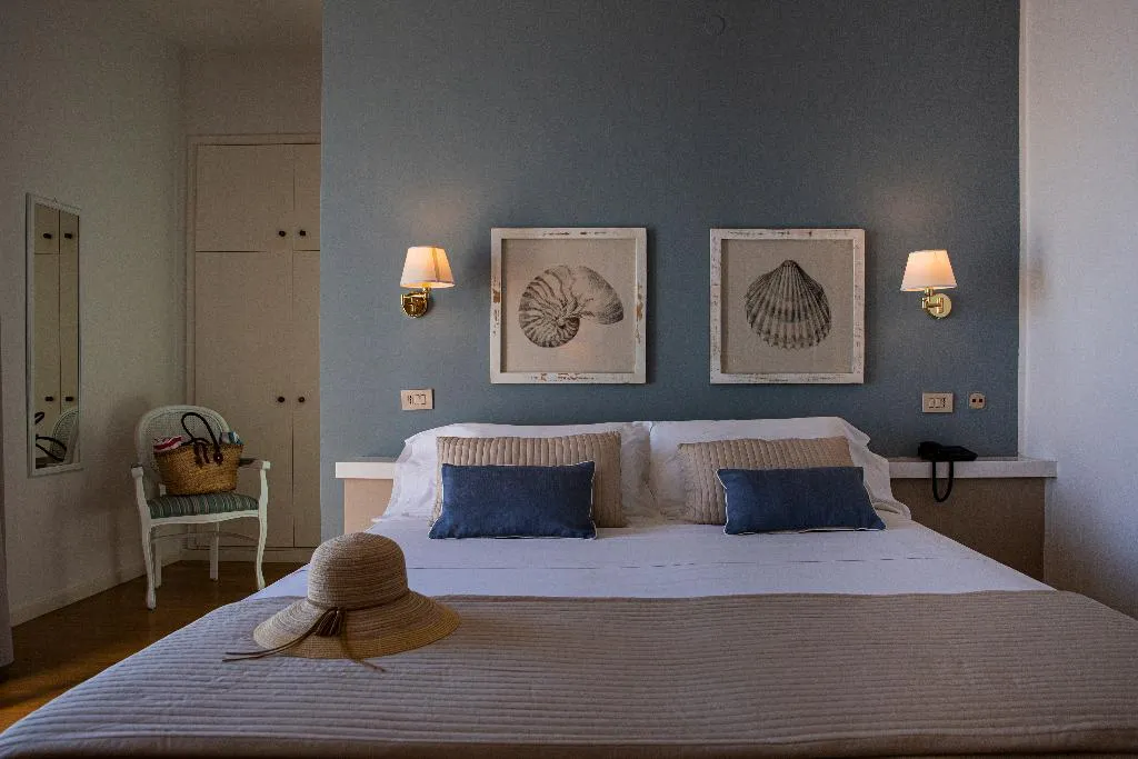 Double or Twin SUPERIOR SEA VIEW Room, Punta Nord-Est, Palermo