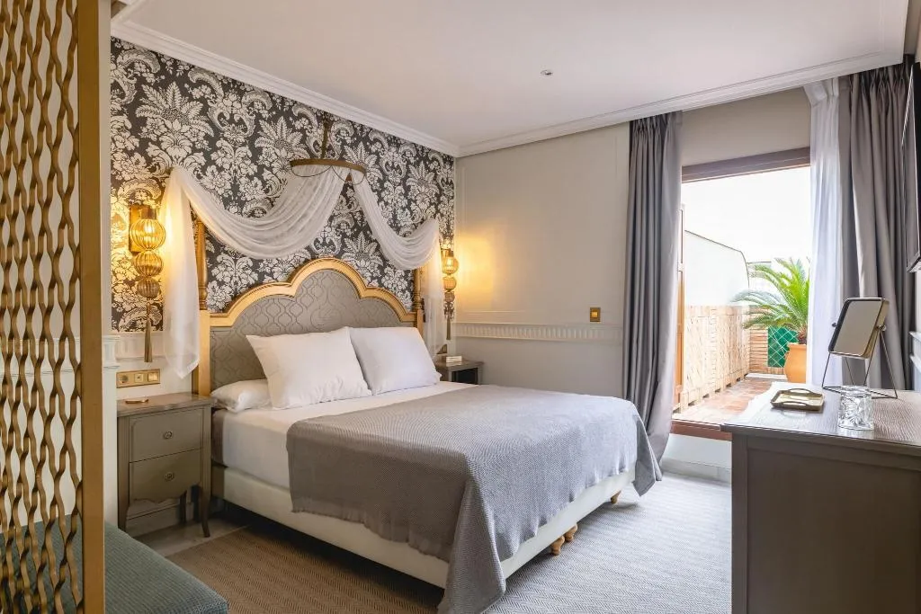 DOUBLE DELUXE Room, Gravina 51, Seville