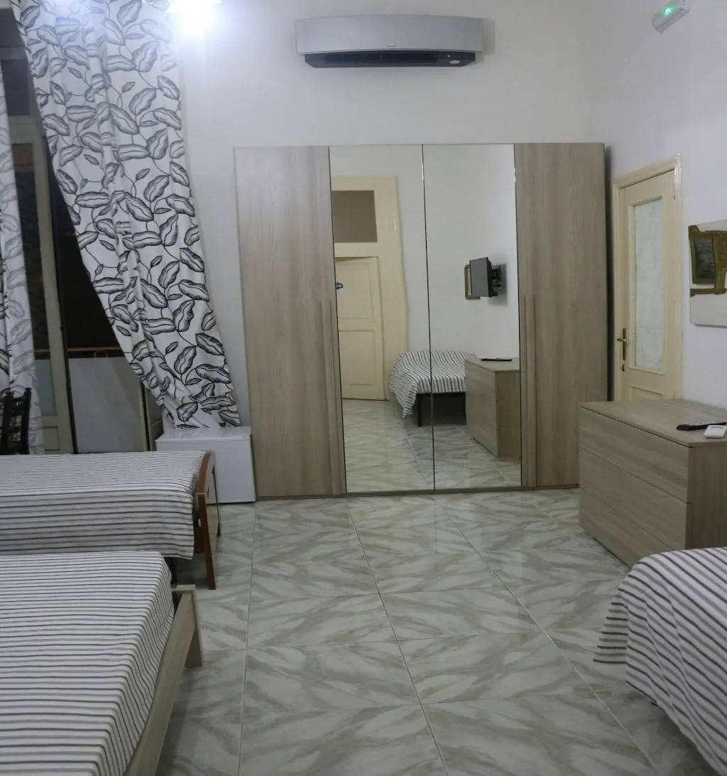 Room, B&B El Corazón de Nápoles, Naples