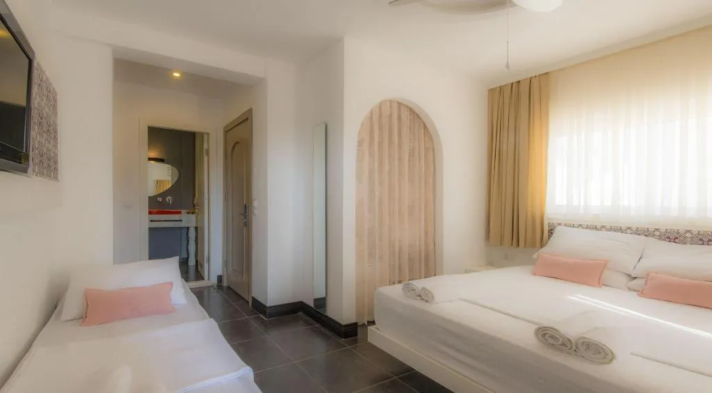 Room, La Brezza Suite & Hotel, Bodrum