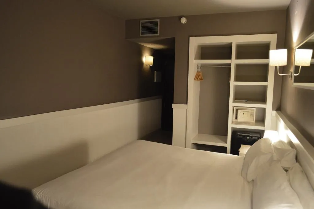 DOUBLE STANDARD Room, Paral.lel, Barcelona