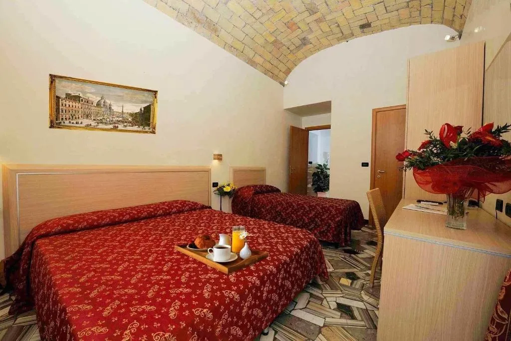 Room, Hotel Campidoglio, Naples