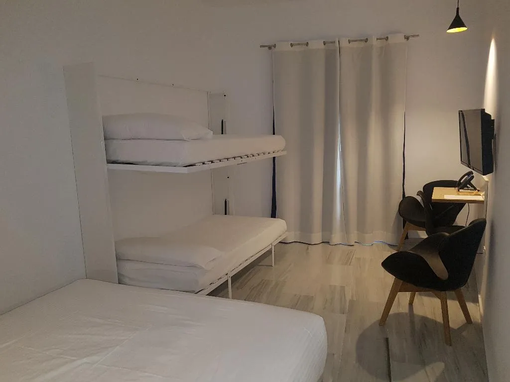 FAMILY ROOM STANDARD Room, Basic Hotel Sevilla Catedral, Seville