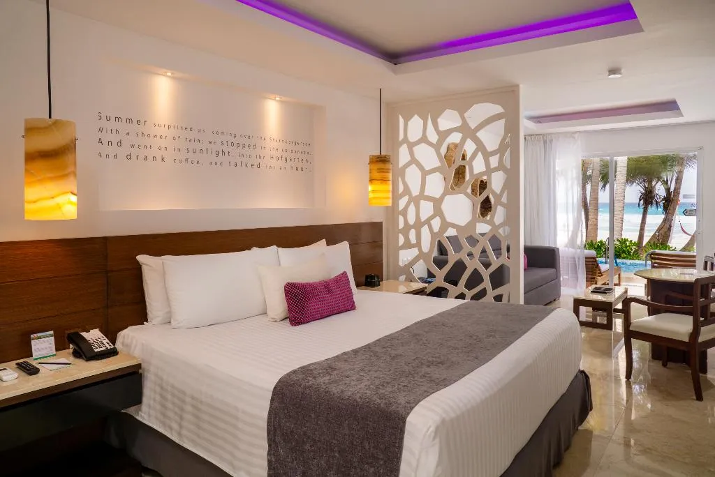 JUNIOR SUITE WITH PRIVATE POOL Room, Flamingo Cancun All Inclusive, Cancun Area