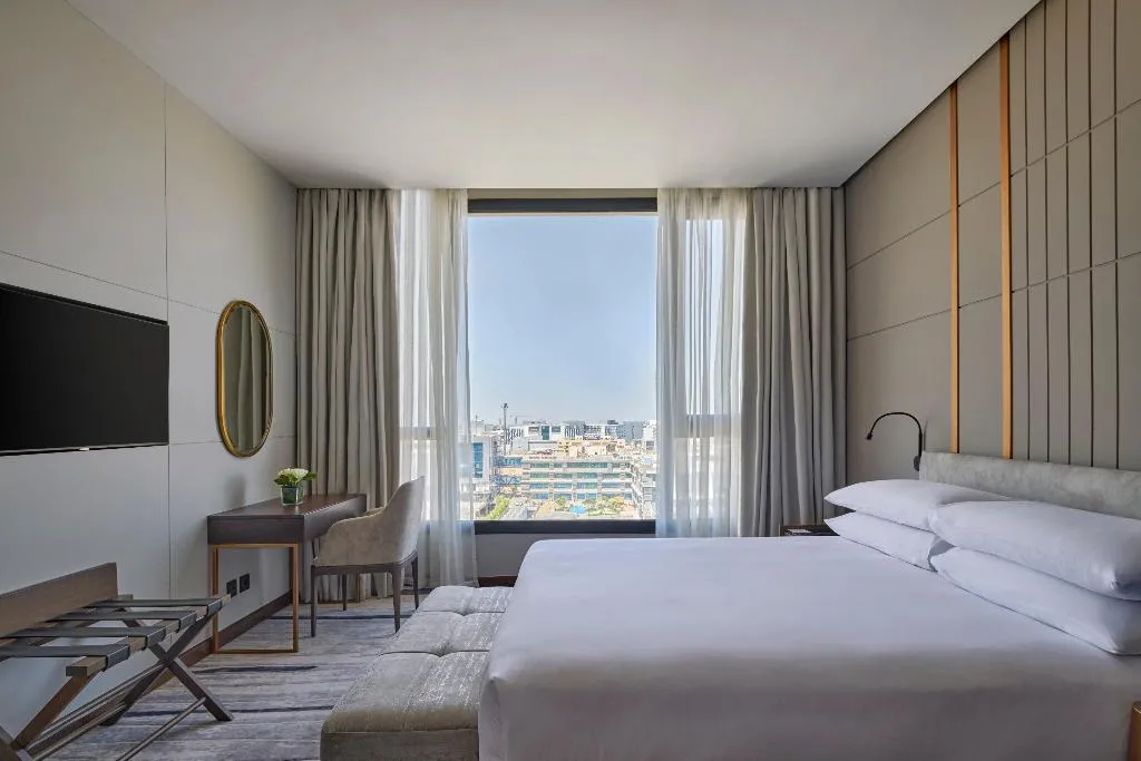 SUITE CLUB KING BED Room, Crowne Plaza West Cairo - Arkan, Cairo