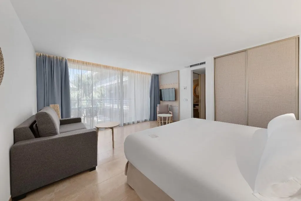 JUNIOR SUITE STANDARD Room, Occidental Cala Viñas, Majorca