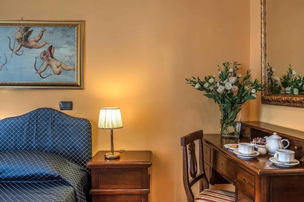 Room, Hotel Caracciolo, Naples