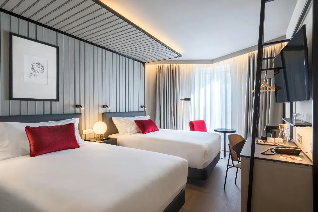 Double or Twin STANDARD Room, Canopy by Hilton Madrid Castellana, Madrid