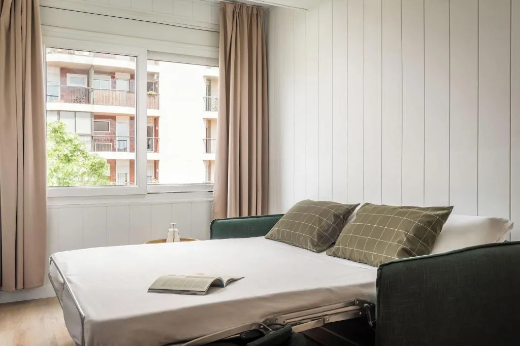 QUADRUPLE TWO DOUBLE BEDS Room, Erba By Pillow, Costa Brava
