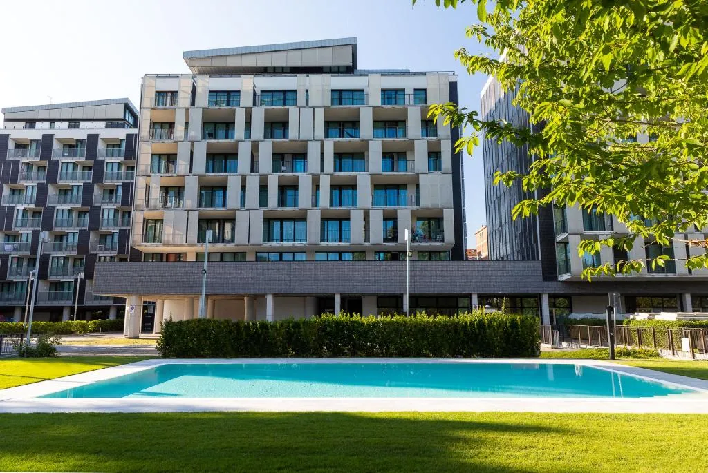 Pool, Ramada Plaza Milano Hotel, Milan