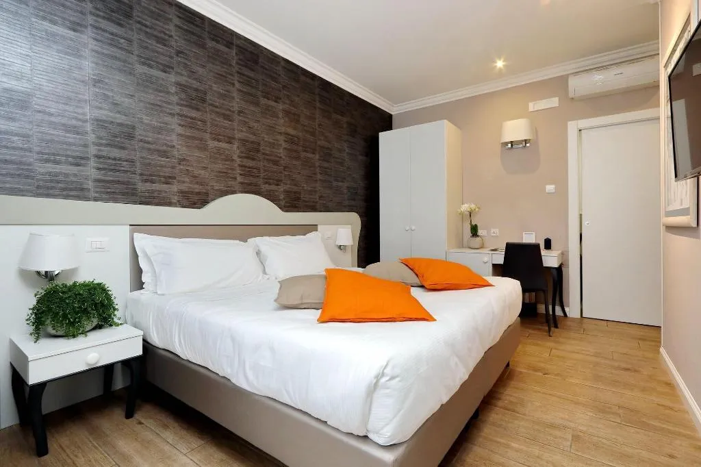 Room, Vico Rooms And Terrace, Rome