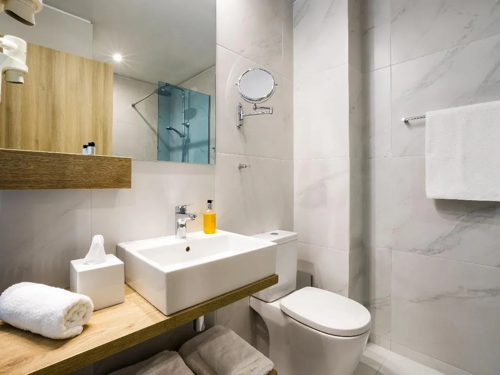 SUITE PREMIUM Room, Ibis Styles Athens Routes, Athens