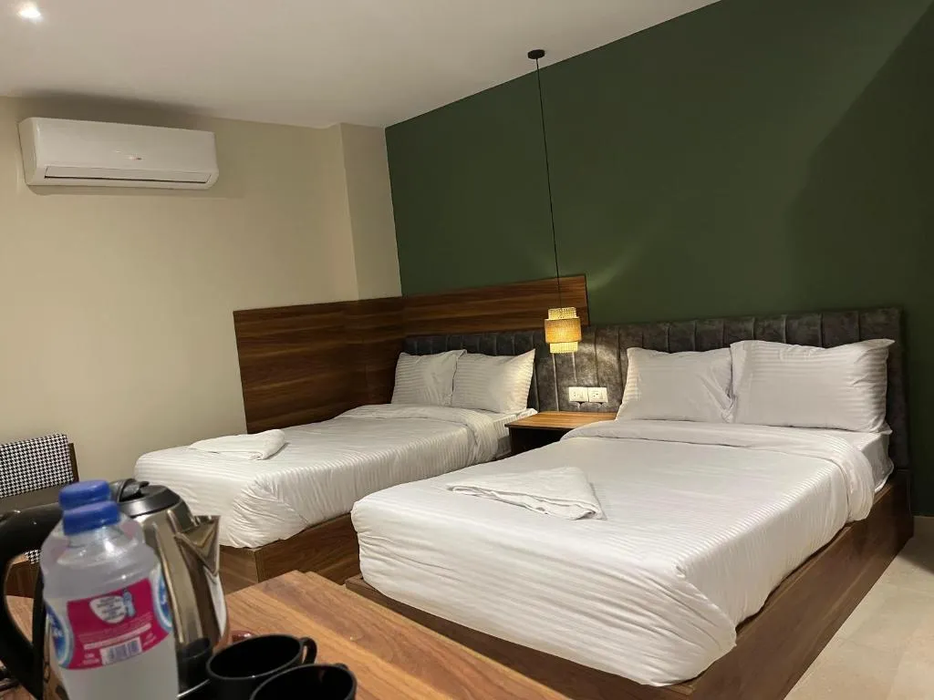 TWIN BASIC Room, The Nomad Pyramids Boutique Hotel, Cairo