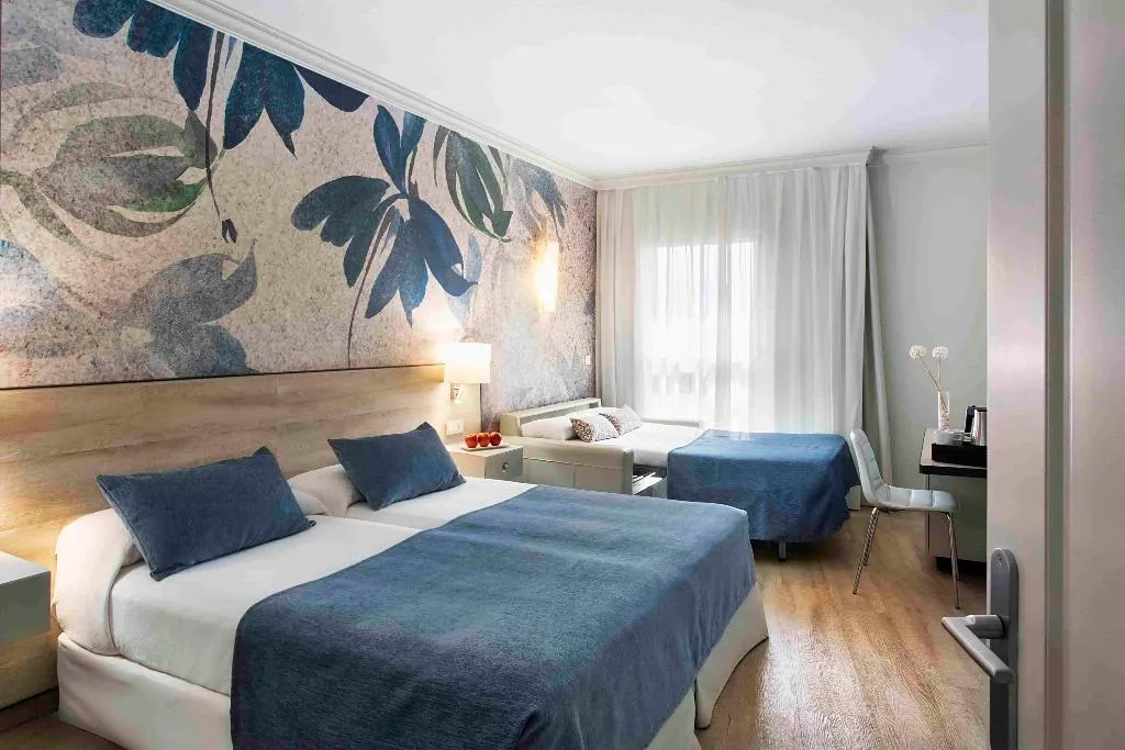 TRIPLE STANDARD Room, Salles Hotel Malaga Centro, Costa Del Sol