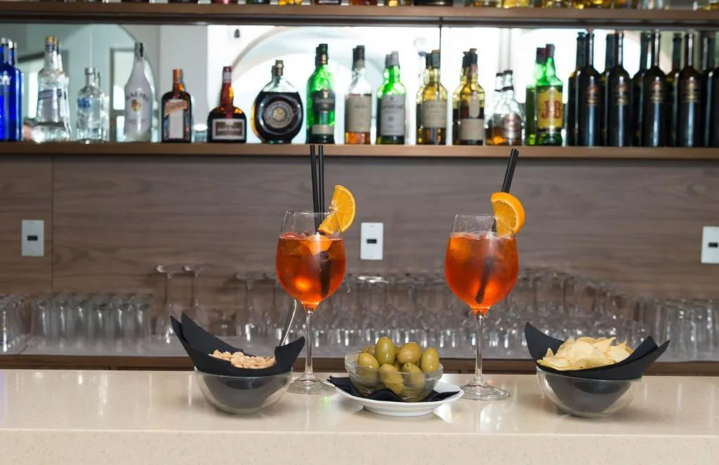 Bar, Hotel Villa Carlotta, Milan