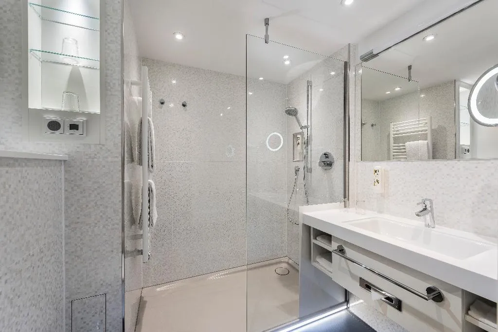 TRIPLE STANDARD Room, Estrel Hotel Berlin, Berlin