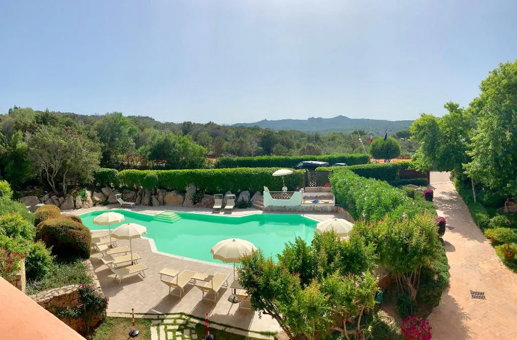 Pool, Swadeshi Green Park Hotel, Olbia