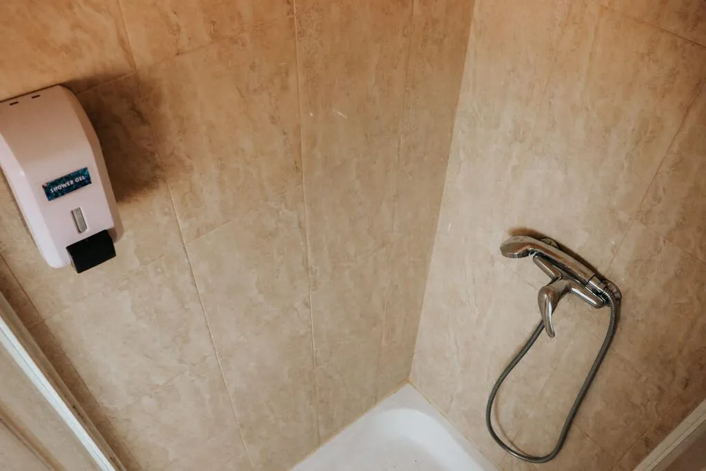 DOUBLE WITH SHARED BATHROOM Room, Sublime Sun and Van by Meco Stays, Lisbon