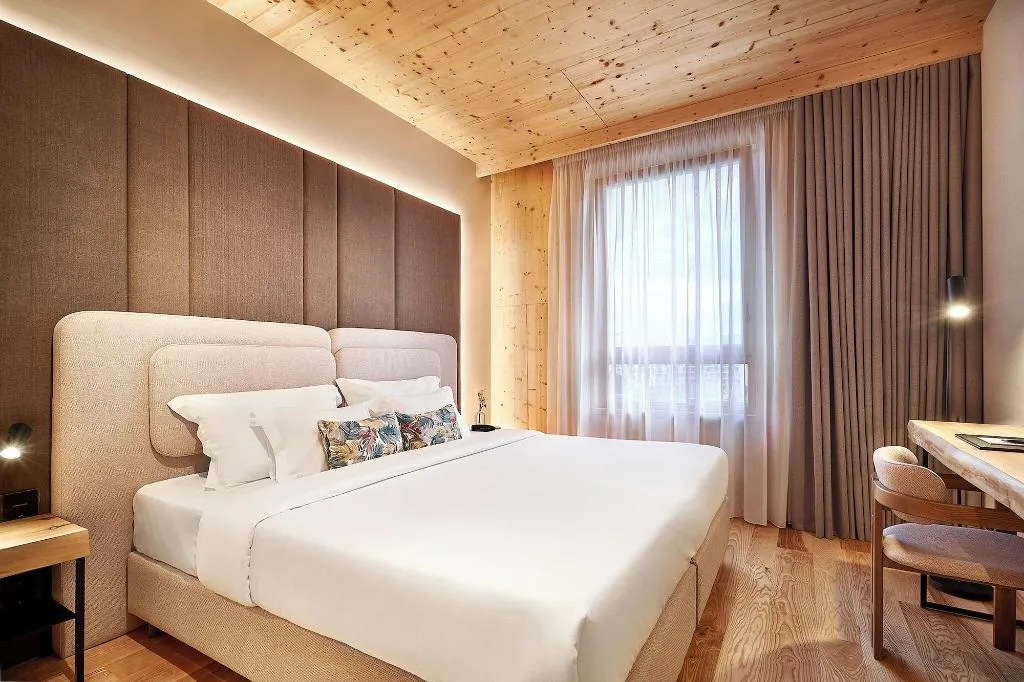 Room, The Log Porto Hotel, Porto