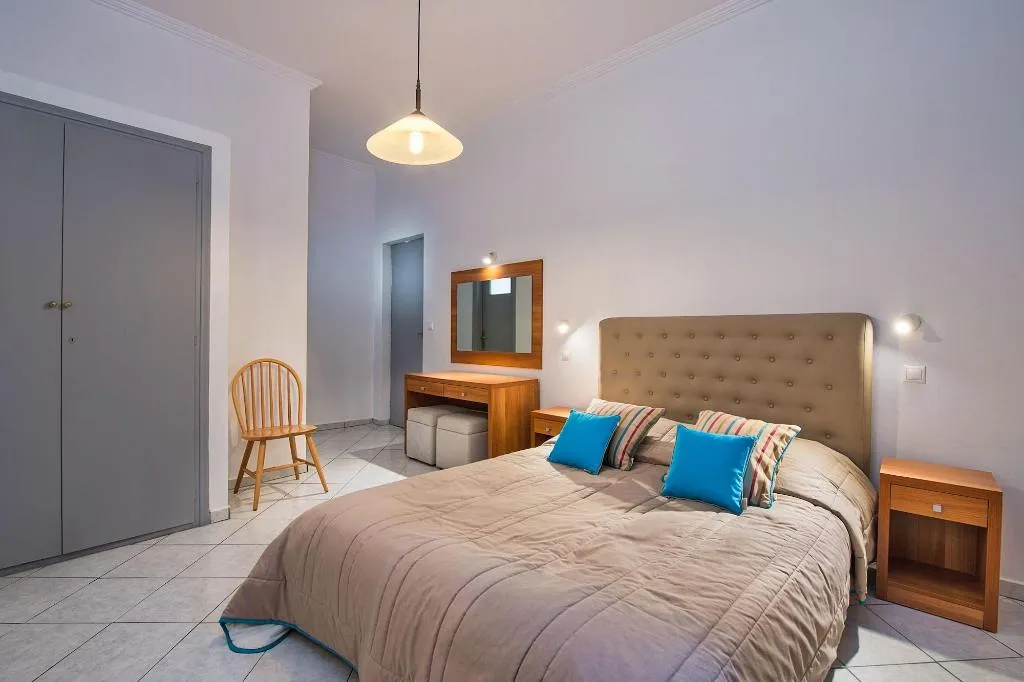 Room, Hotel Eucalyptus, Santorini