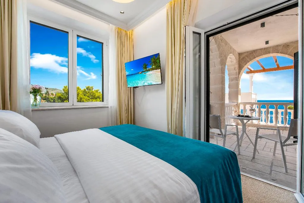 FAMILY ROOM TWO BEDROOMS TWO BATHROOMS Room, Villa Orabelle, Dubrovnik
