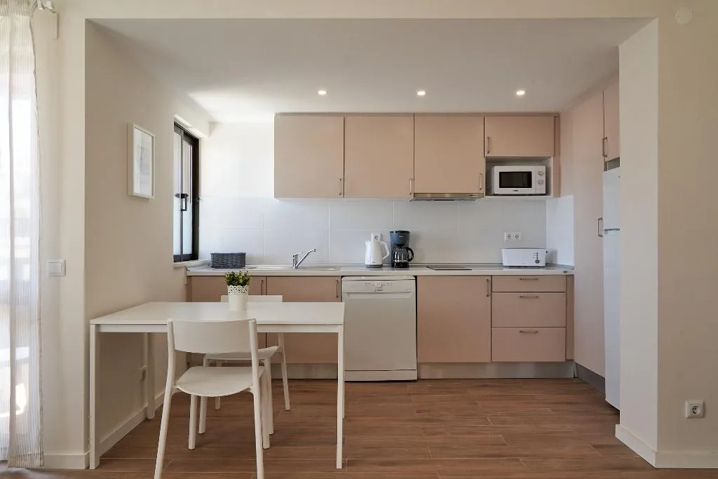 STUDIO DELUXE WITH BALCONY Room, Legacy Suites & Apartments Albufeira Al, Algarve