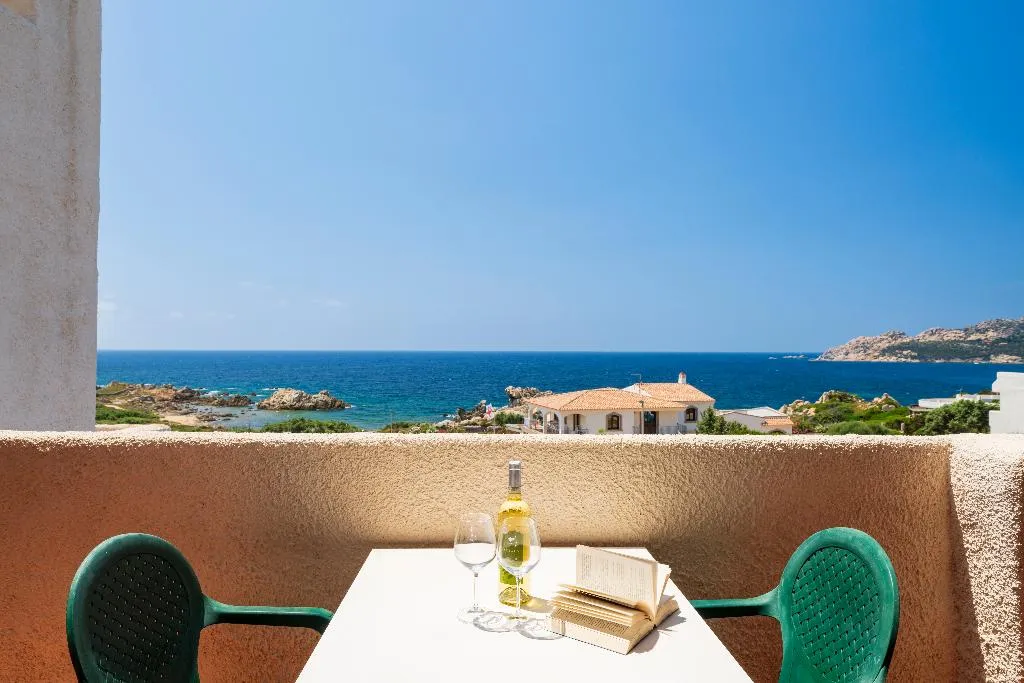 APARTMENT CAPACITY 3 Room, Residence Baia Santa Reparata, Olbia