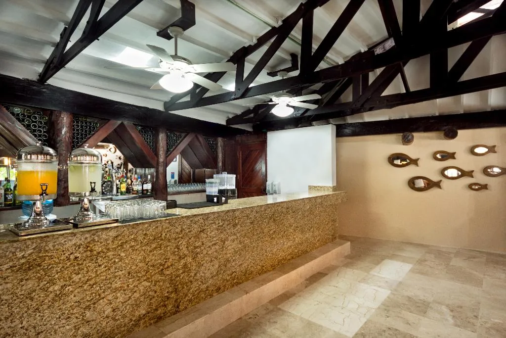 Bar, Flamingo Cancun All Inclusive, Cancun Area