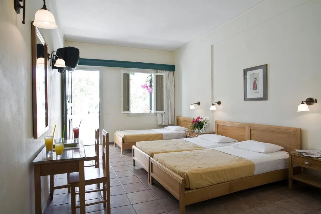 TRIPLE STANDARD Room, Rosebay, Santorini