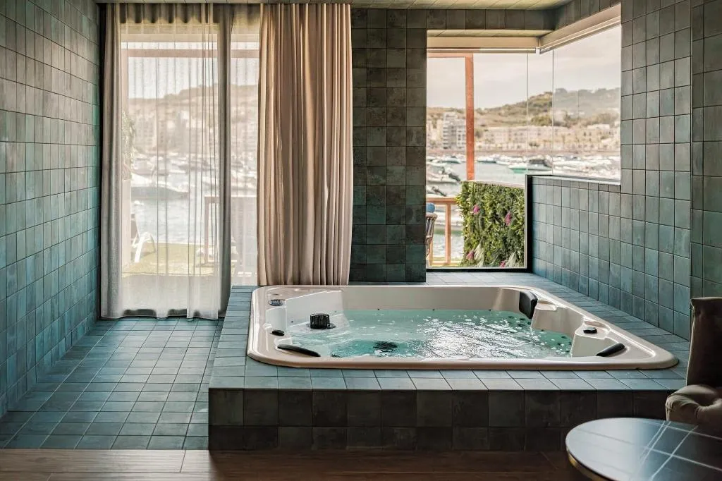 Room, Damare Resort & Spa, Malta