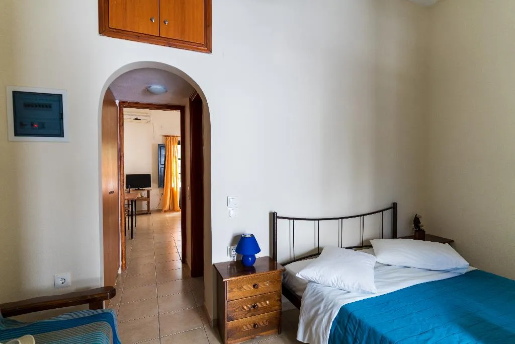 QUADRUPLE TWO BEDROOMS Room, Soulis Hotel, Santorini