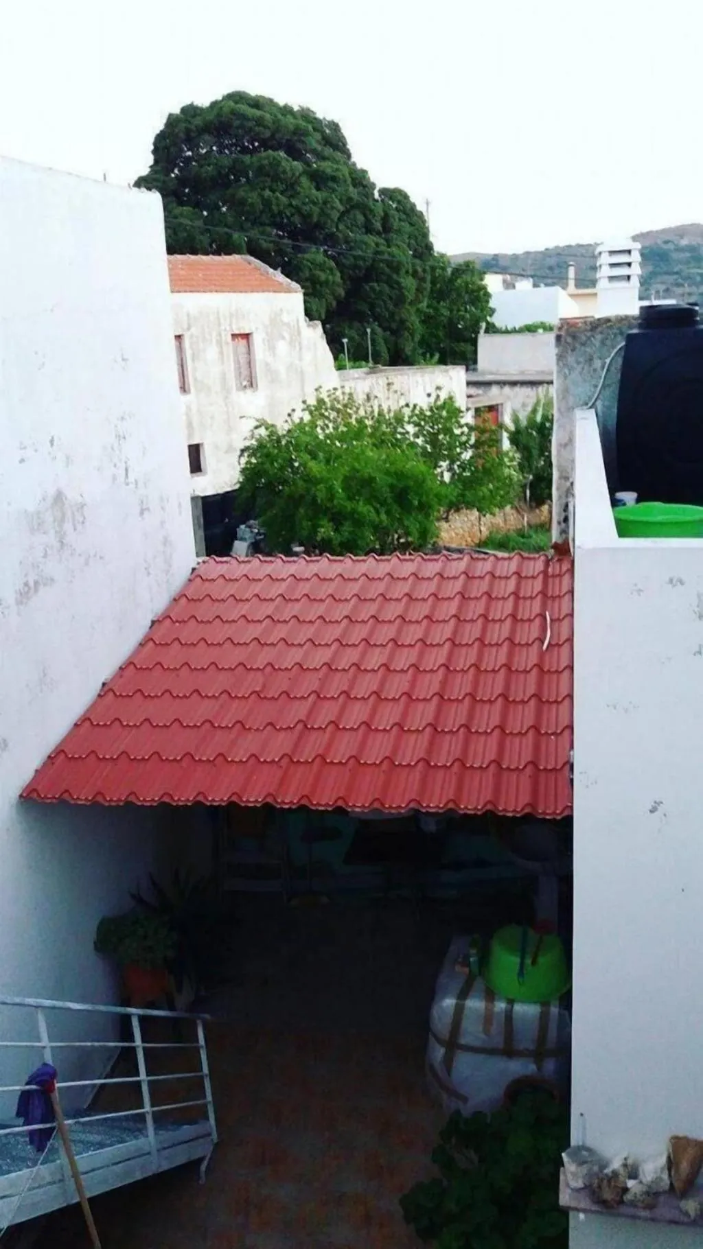 Room, Windy Place, Crete
