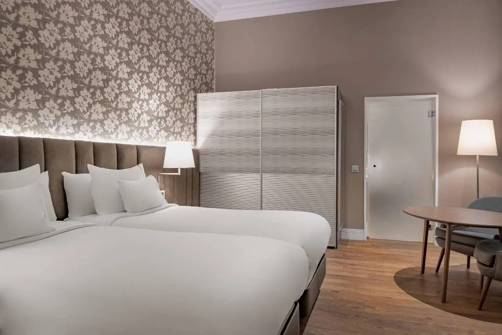 Room, AC Hotel Palacio del Retiro Autograph Collection, Madrid
