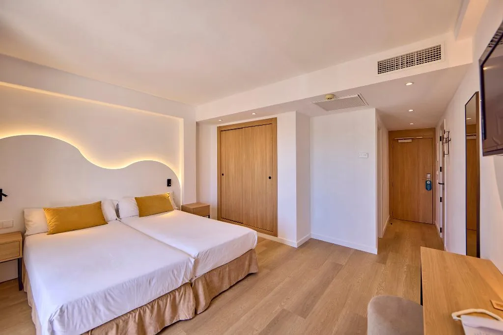 Double or Twin POOL VIEW Room, Universal Hotel Bikini, Majorca